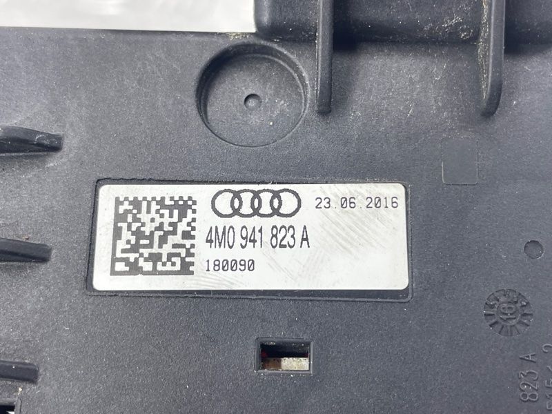 Блок розподільчий Audi Q7