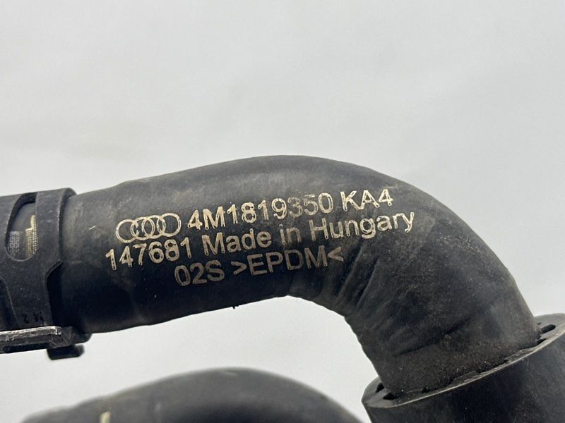 Шланг системи охолодження 4M1819350 Audi Q7