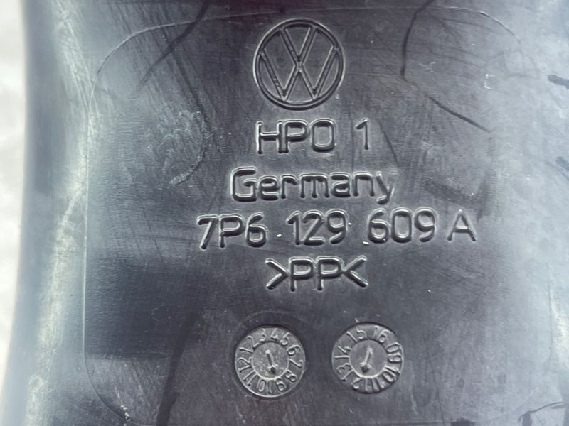 Патрубок повітряного фільтра 7P6129609A Volkswagen Touareg