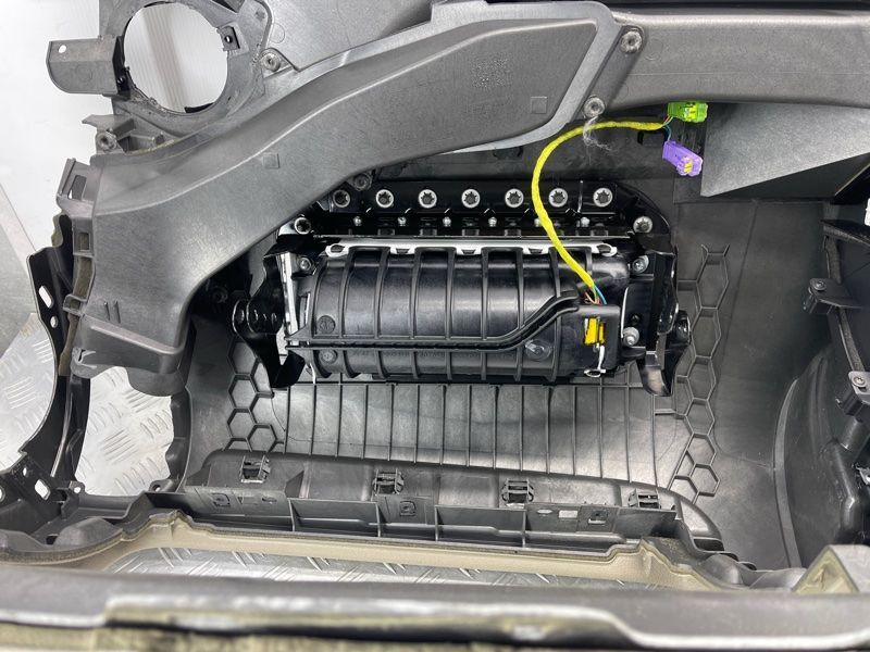 Торпедо з подушкою безпеки 4L1857041NTPS Audi Q7
