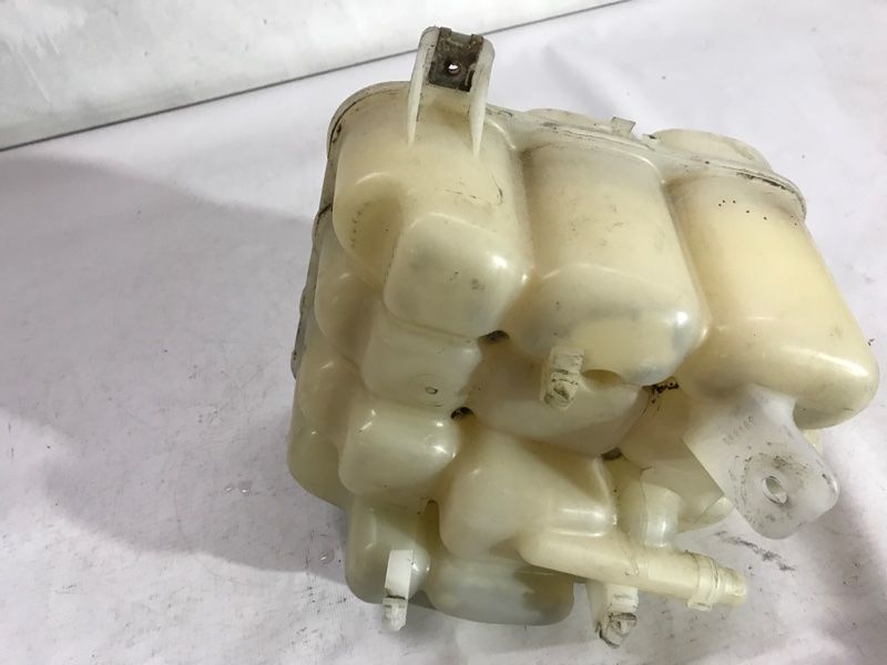 Расширительный бачок 7P0121407 Volkswagen Touareg