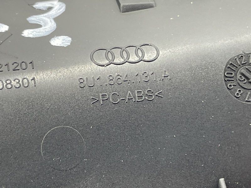 Відсік для зберігання 8U1864131A6PS Audi Q3
