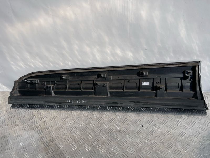 Накладка дверей 4M0853960G Audi Q7