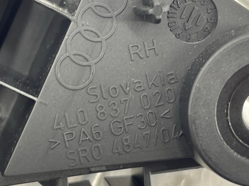 Ручка дверей внутрішня 4L0837020 Audi Q7