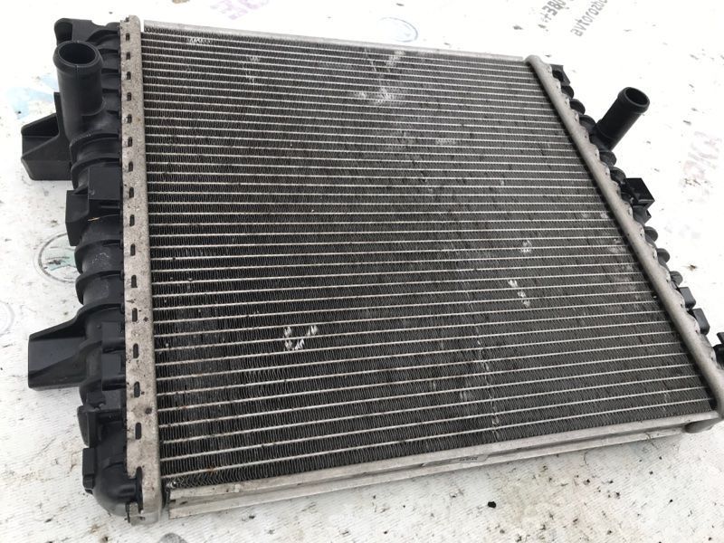 Радіатор охолодження двигуна додатковий 7L8121212A Audi Q7