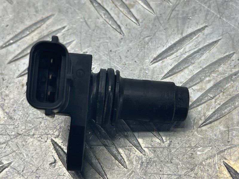 Датчик положения распредвала 31272689 Volvo XC60 Volvo S60, Volvo S60 Cross Country, Volvo S80, Volvo S90, Volvo V60, Volvo V60 Cross Country, Volvo V70, Volvo V90, Volvo V90 Cross Country, Volvo XC40, Volvo XC60, Volvo XC70, Volvo XC90