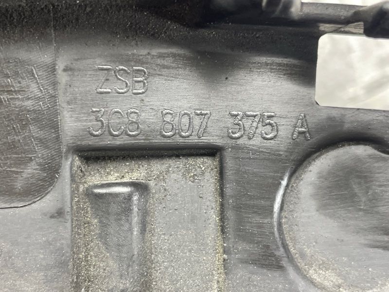 Направляюча заднього бампера ліва 3C8807393C Volkswagen CC Volkswagen CC
