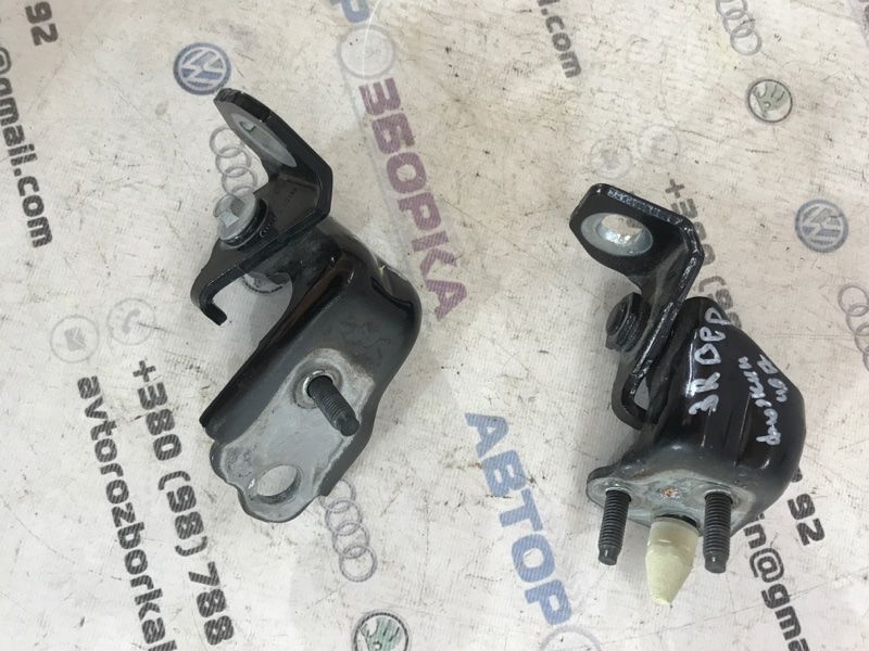 Петля двери Ford Fusion