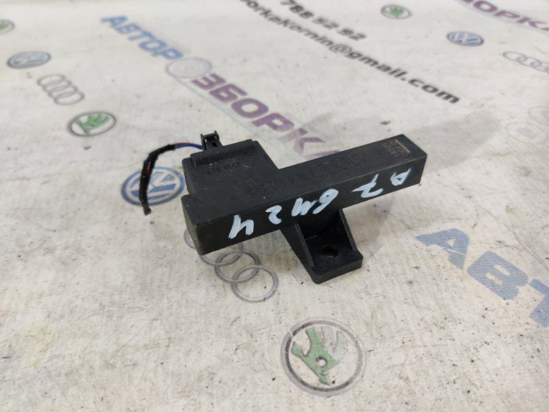 Антена безключового доступу (KESSY) 8K0907247 Audi A7 Audi A4, Audi A4 Allroad, Audi A5, Audi A6, Audi A7, Audi A8, Audi Q5, Audi RS5, Audi RS7, Audi S4, Audi S5, Audi S6, Audi S7, Audi S8, Audi SQ5