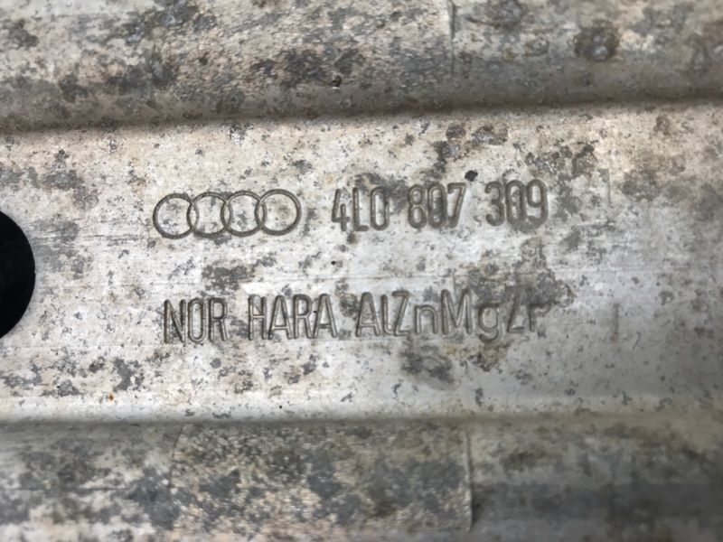 Підсилювач заднього бампера 4L0807309 Audi Q7