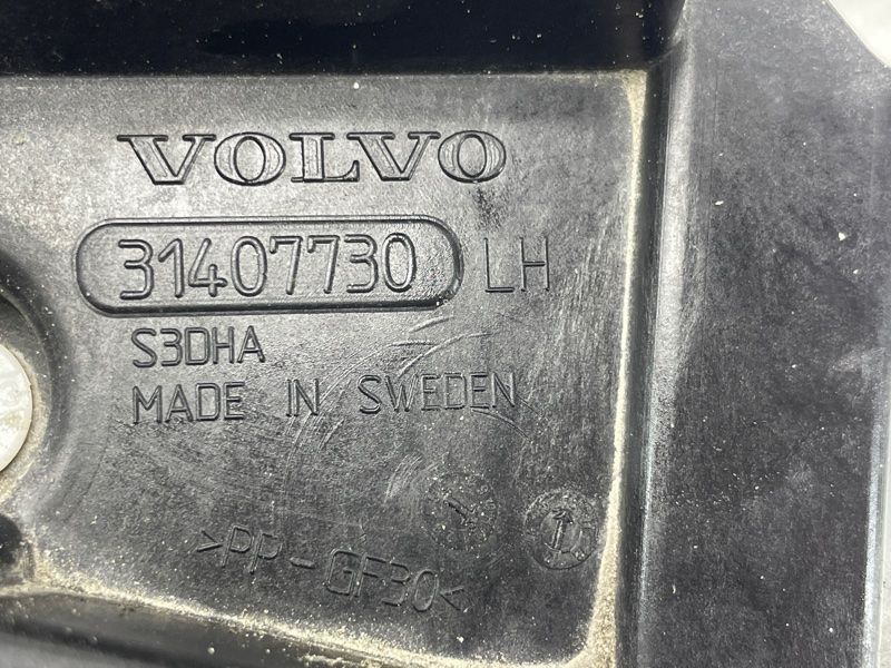 Кронштейн заднього бампера 31407730 Volvo XC90
