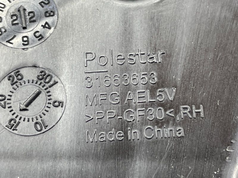 Кронштейн заднього бампера 31663653 Polestar 2