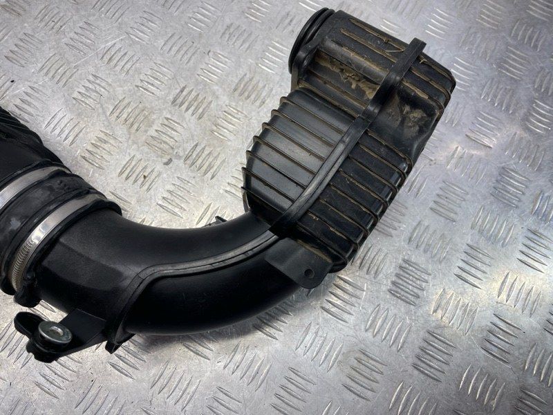 Патрубок повітряний 31319692 Volvo XC60