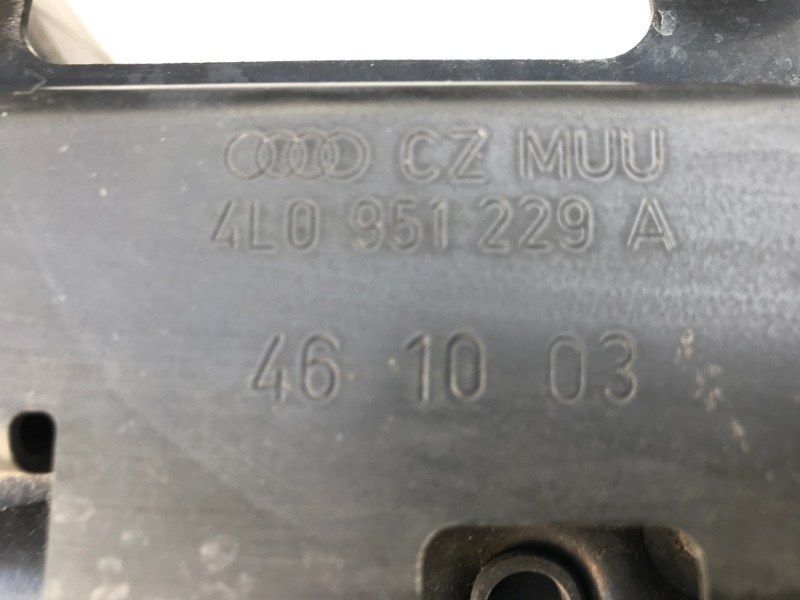 Телевізор / передня панель 4L0805594A Audi Q7