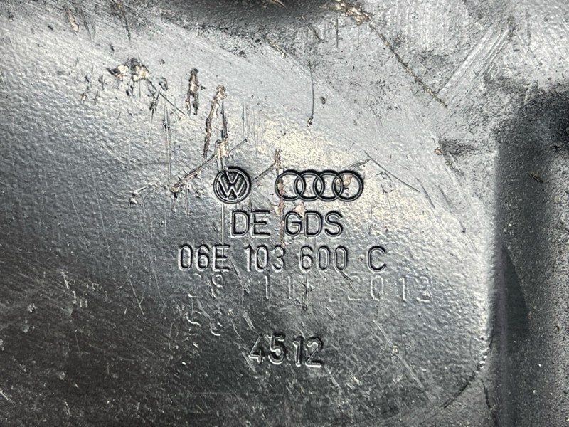 Поддон двигателя масляный 06E103600C Audi A6