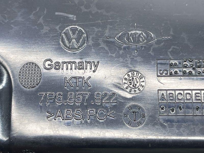 Бардачок / Вещевой ящик 7P6857922G81U Volkswagen Touareg