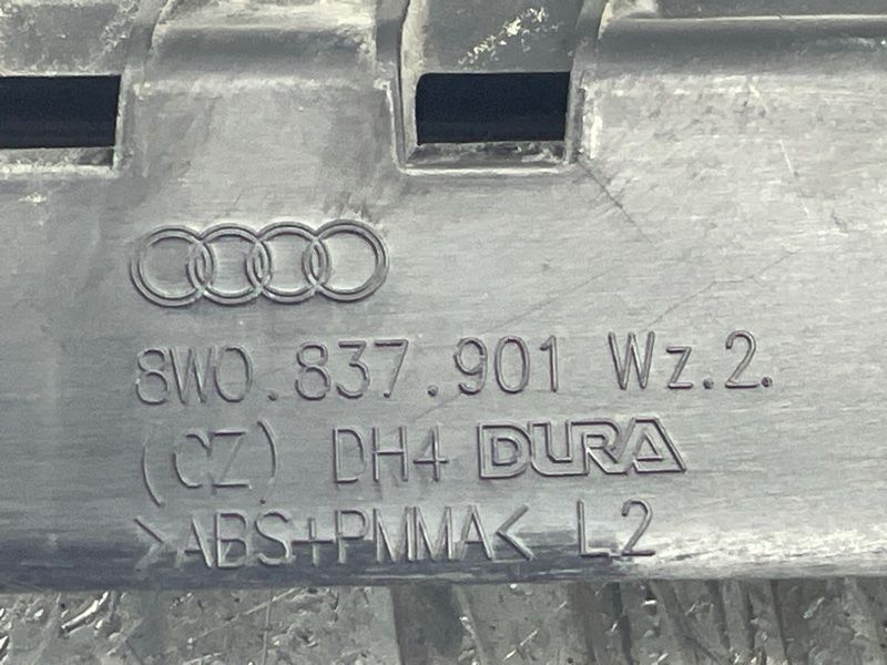 Накладка двери 8W0837901 Audi A4 Allroad