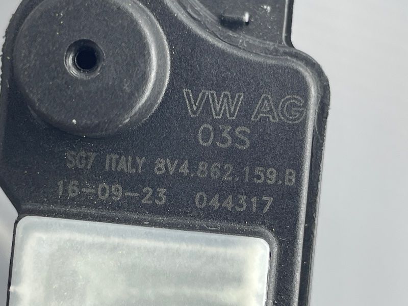 Замок лючка топливного бака 8V4862159B Audi Q5