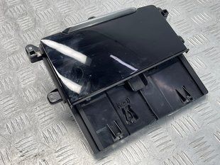 Кришка центральної консолі 4M1863273B Audi Q7