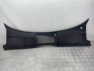 Водовідвідний щиток 8W1819403 Audi A4