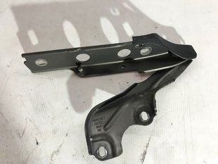 Петля капота 4G8823302D Audi A6