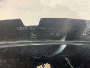 Спойлер заднего подкрылка правый задний FT4BR111E66AB Ford Edge Ford Edge