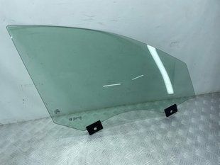 Стекло двери 4H8845822E Audi A8