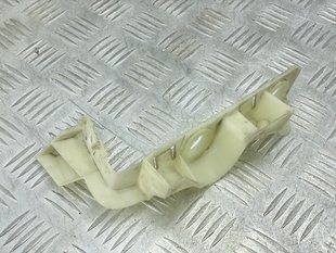 Направляюча переднього бампера 8W0807283 Audi A4