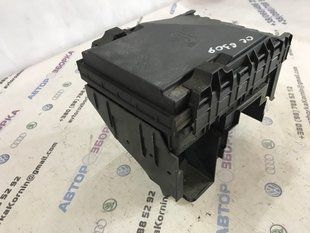 Блок запобіжників 1K0937132F Volkswagen CC