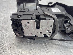 Замок передней двери 31440998 Volvo XC60