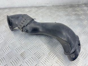 Патрубок воздушного фильтра 7P6129609B Volkswagen Touareg