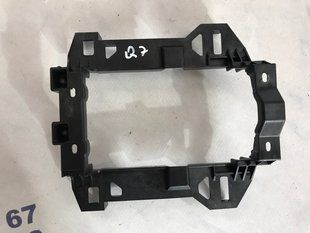 Крепление центральной консоли салона 4L0863531A Audi Q7