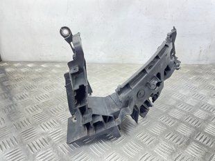 Кріплення фари 8R0805607B Audi Q5