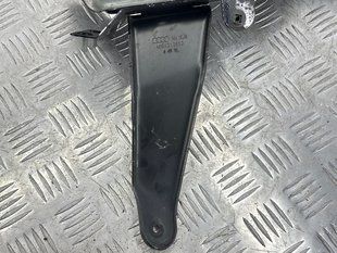 Кронштейн 4M0121263D Audi Q7