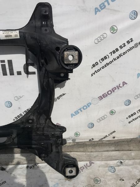Подрамник передний 7L0400025 Audi Q7