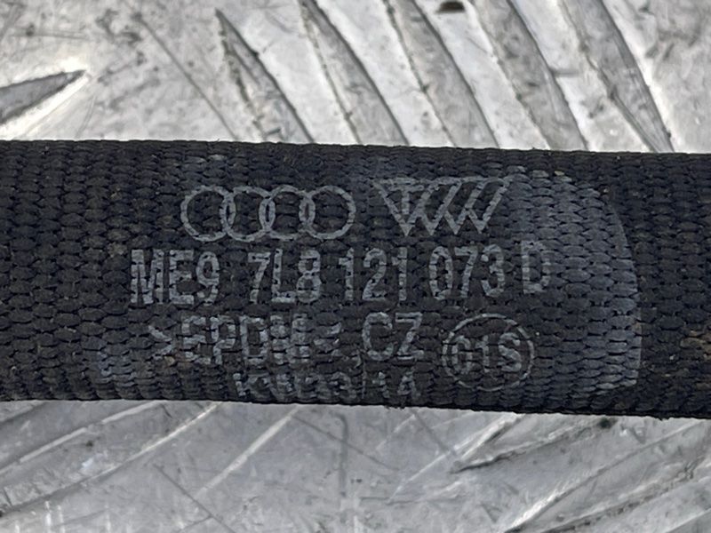 Патрубок системи охолодження 7L8121073D Audi Q7