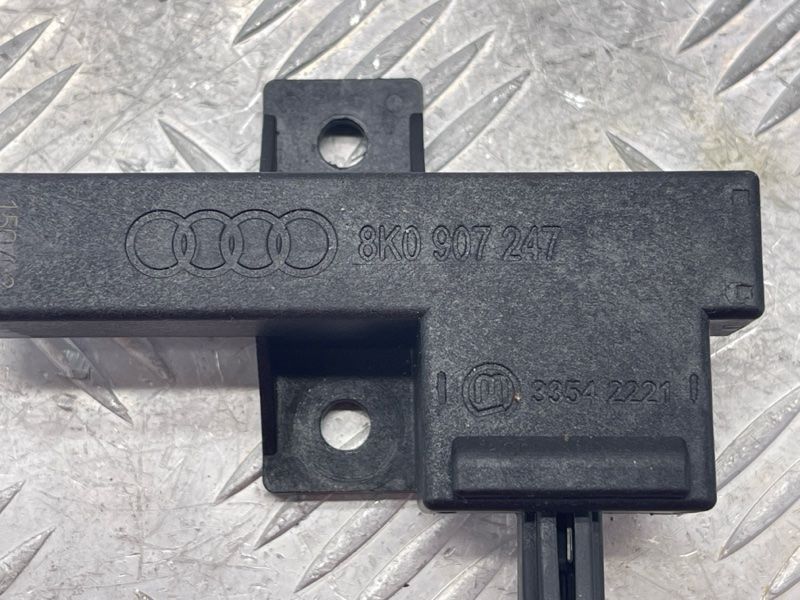 Антена безключового доступу (KESSY) 8K0907247 Audi A6 Audi A4, Audi A4 Allroad, Audi A5, Audi A6, Audi A7, Audi A8, Audi Q5, Audi RS5, Audi RS7, Audi S4, Audi S5, Audi S6, Audi S7, Audi S8, Audi SQ5