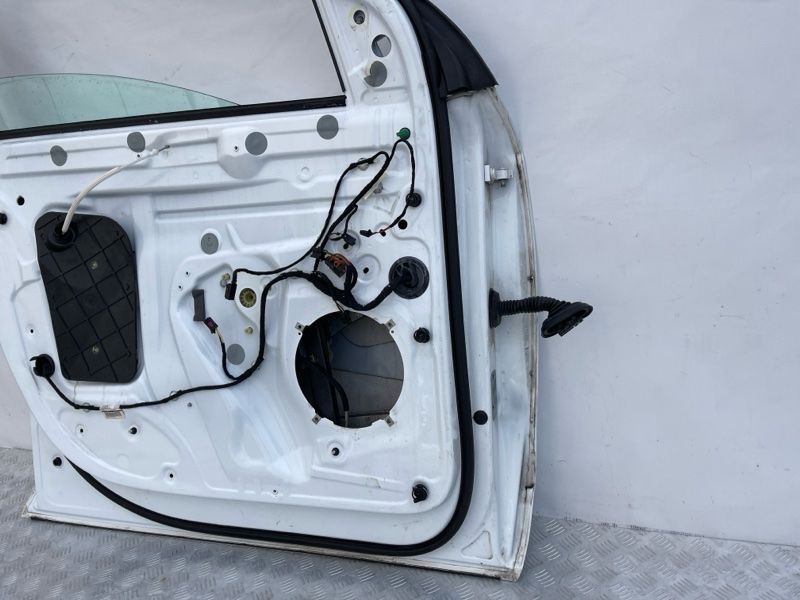 Двері 4L0831051A Audi Q7
