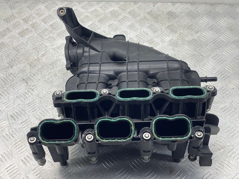Колектор впускний 12675740 Chevrolet Colorado