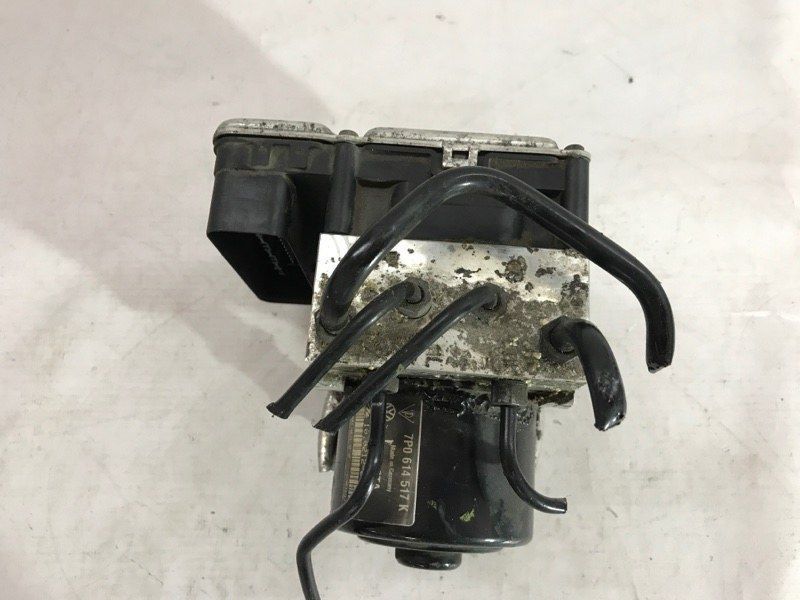 Блок ABS 7P0614517K Volkswagen Touareg