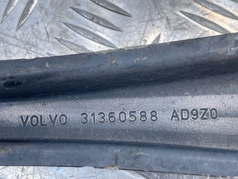 Рычаг задней подвески поперечный нижний 31360588 Volvo XC90