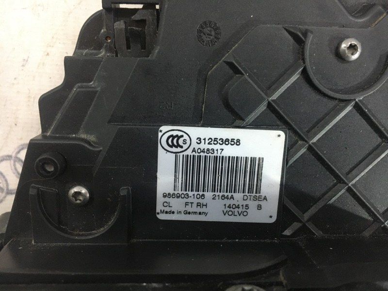 Замок дверей 31253658 Volvo XC60
