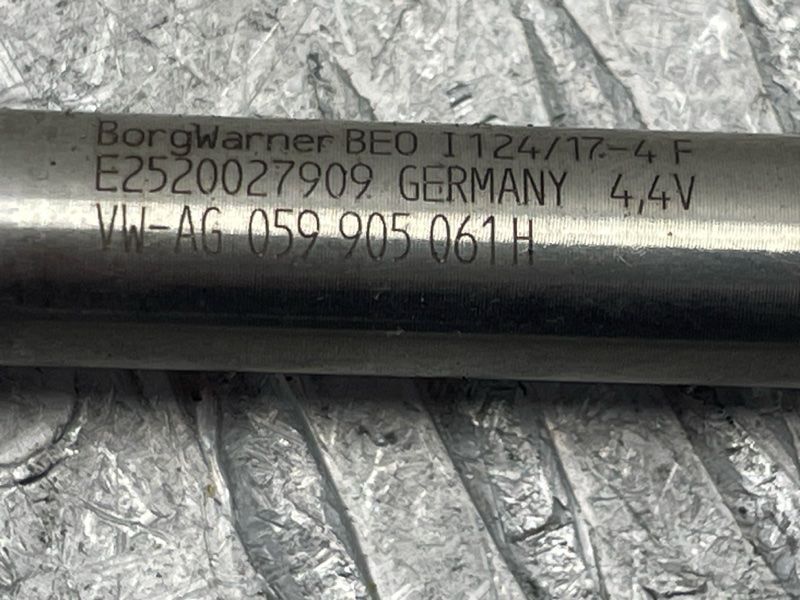 Свічка розжарювання 059905061H Audi Q7 Audi A3, Audi A6, Audi A7, Audi A8, Audi Q5, Audi Q7, Volkswagen Beetle, Volkswagen Golf, Volkswagen Golf SportWagen, Volkswagen Jetta, Volkswagen Passat, Volkswagen Touareg