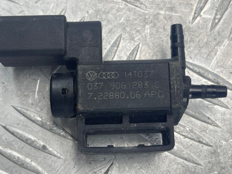 Клапан електромагнітний 037906283C Volkswagen Touareg