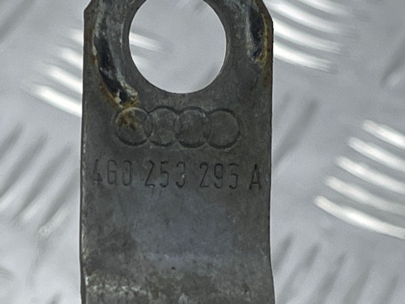 Кронштейн глушника 4G0253295A Audi Q5