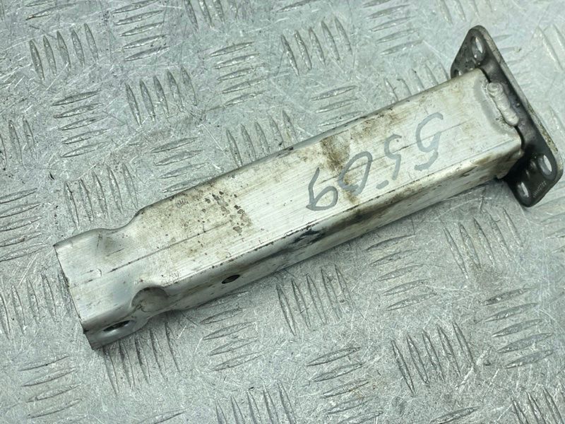 Лонжерон передній нижній лівий 4M0802037A Audi Q7 Audi Q7, Audi Q8, Audi RS Q8, Audi SQ7, Audi SQ8
