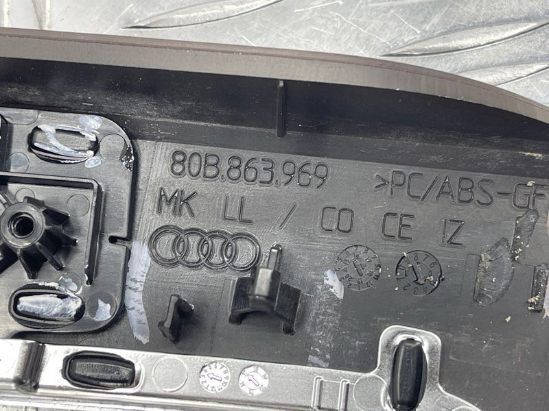 Декор торпеды рамка кондиционера 80B863969 Audi Q5
