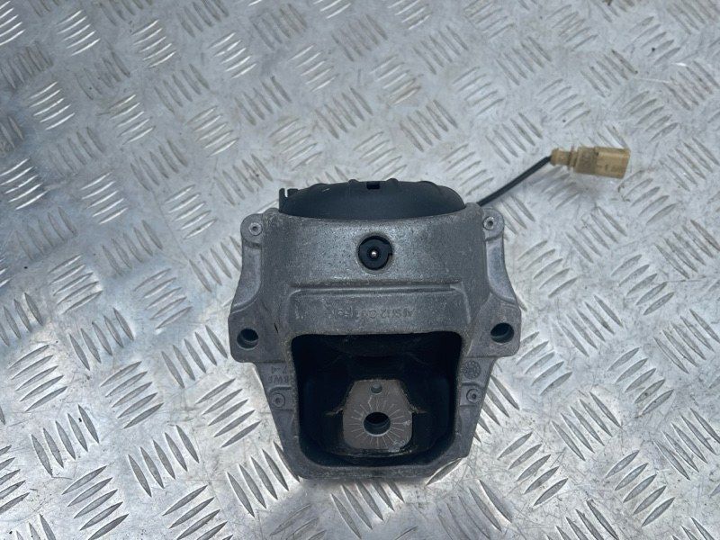 Опора / подушка двигуна 8R0199381B Audi A6