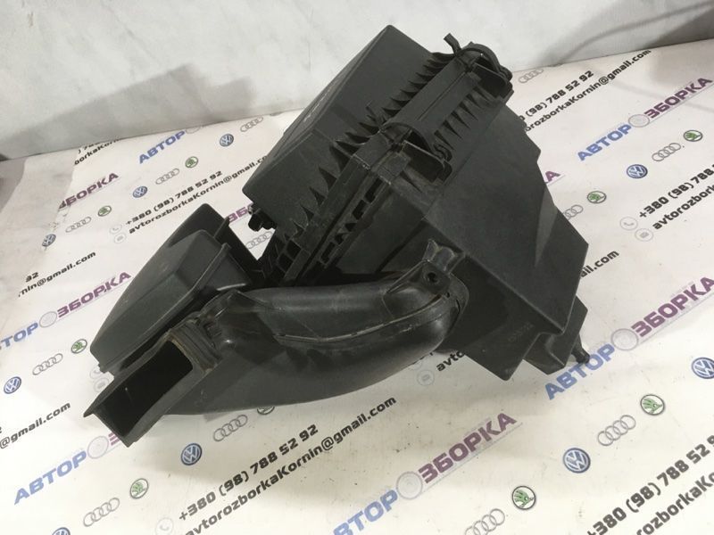 Корпус повітряного фільтра DS739A600BB Ford Fusion