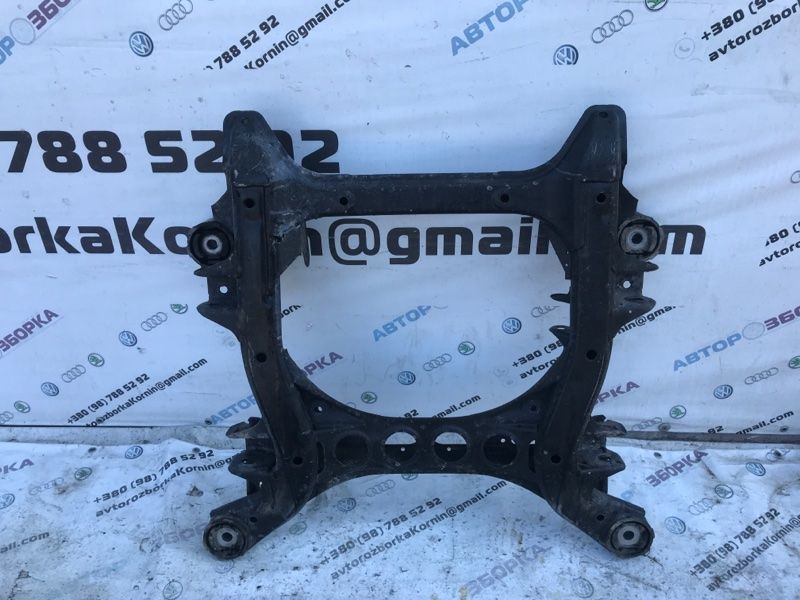 Підрамник передній 7P0400025 Volkswagen Touareg